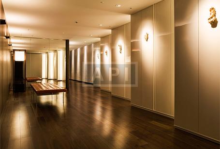 Sharing Hallway | TORANOMON HILLS RESIDENCE Exterior photo 20