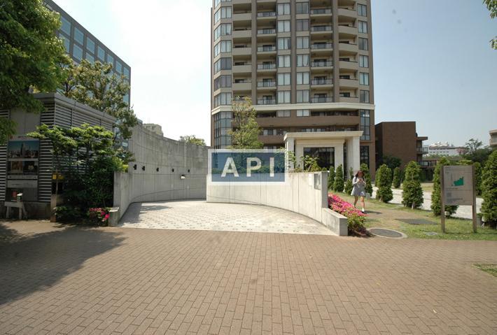 Exterior | MFPR MEGURO TOWER Exterior photo 02