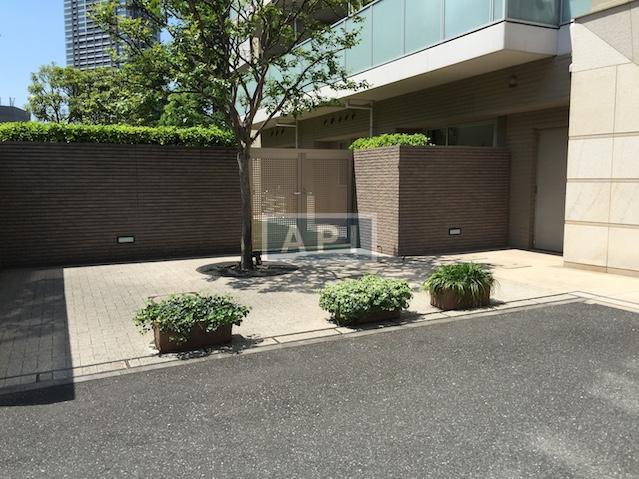 Entrance | FORETSEINE REINANZKA RESIDENCE Exterior photo 03