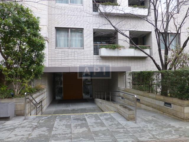 Entrance | ROPPONGI HILLS RESIDENCE A TOWER Exterior photo 06