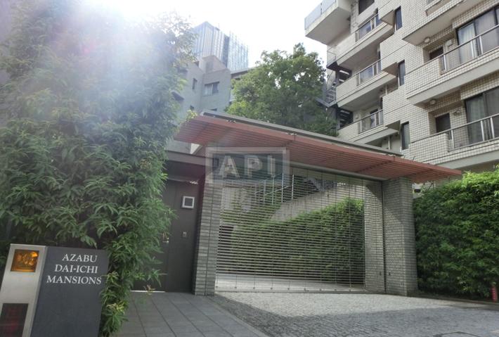 Exterior | AZABU DAI-ICHI MANSIONS Exterior photo 03