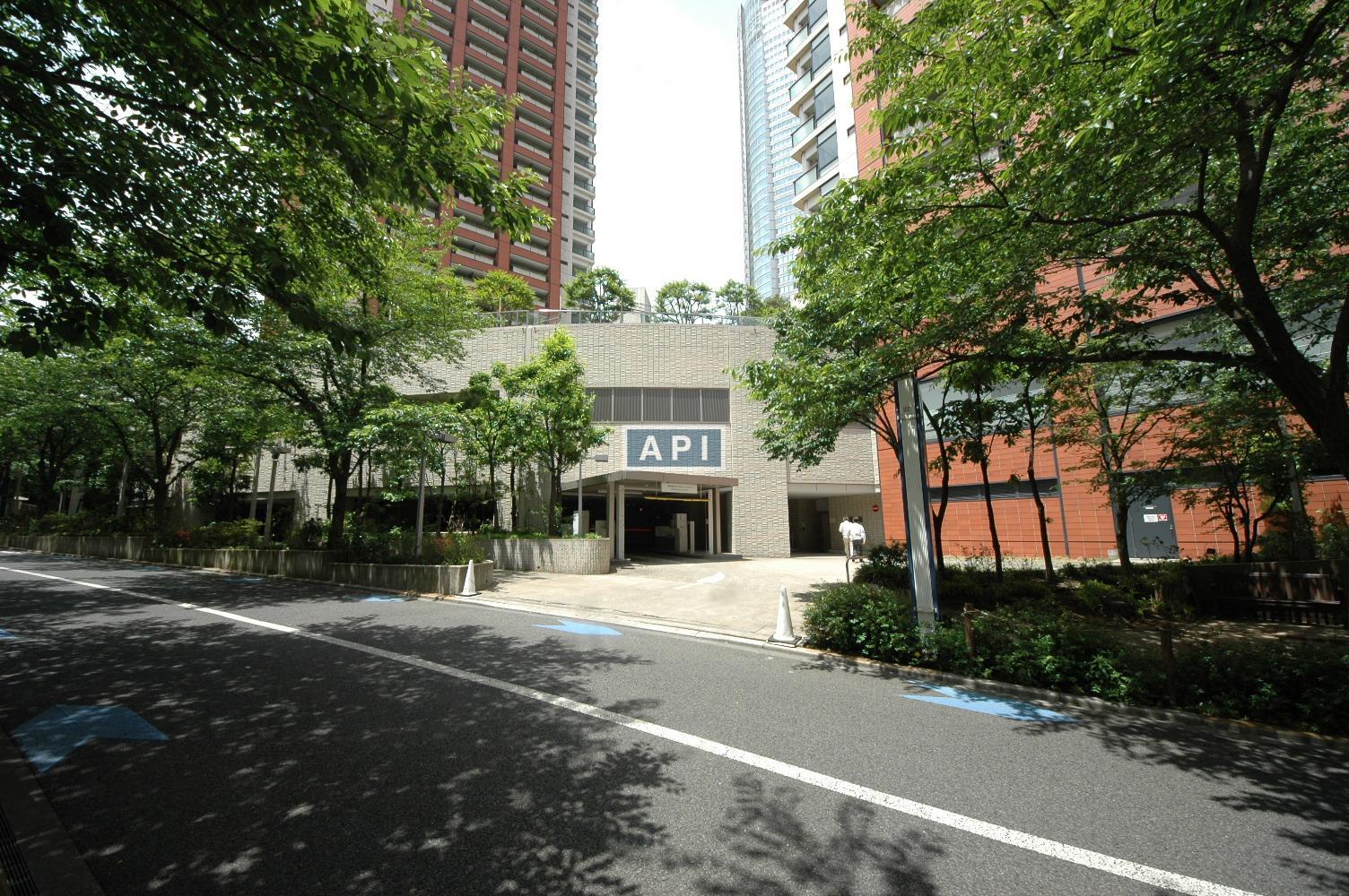 Car Parking | ROPPONGI HILLS RESIDENCE C TOWER Exterior photo 18