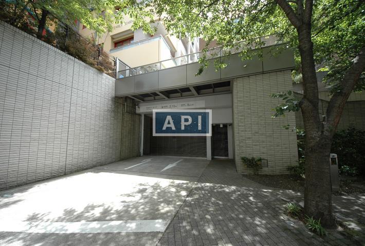 Car Parking | ROPPONGI SAKURAZAKA RESIDENCE Exterior photo 04