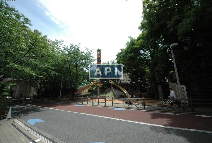 Sakurazaka Park | ROPPONGI HILLS GATE TOWER RESIDENCE Exterior photo 11
