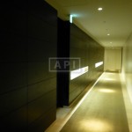 Sharing Hallway | ROPPONGI HILLS RESIDENCE C TOWER Exterior photo 08