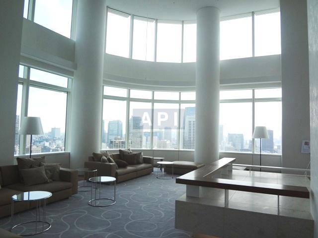 Lounge | ARK HILLS SENGOKUYAMA RESIDENCE Exterior photo 12