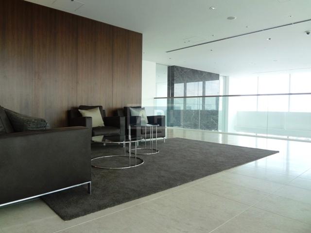 Lounge | ARK HILLS SENGOKUYAMA RESIDENCE Exterior photo 17