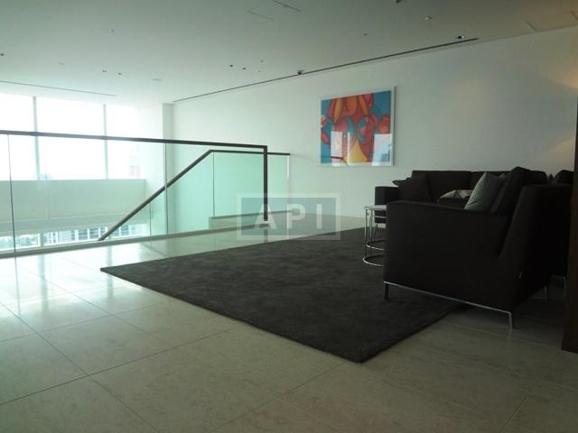 Lounge | ARK HILLS SENGOKUYAMA RESIDENCE Exterior photo 15