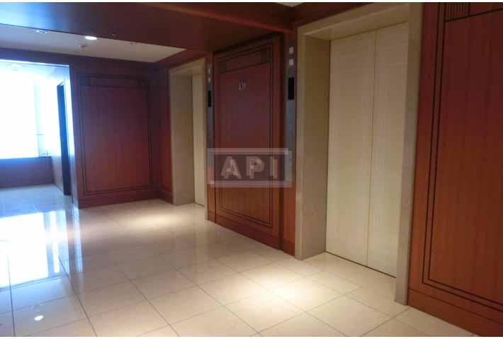 Elevator | THE PARK RESIDENCES AT THE RITZ-CARLTON, TOKYO Exterior photo 19