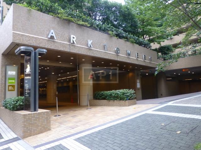 Entrance | ARK TOWERS EAST Exterior photo 02