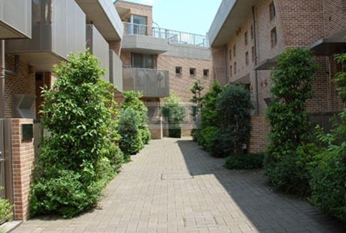  | LA PIAZZA KAMINOGE Exterior photo 02