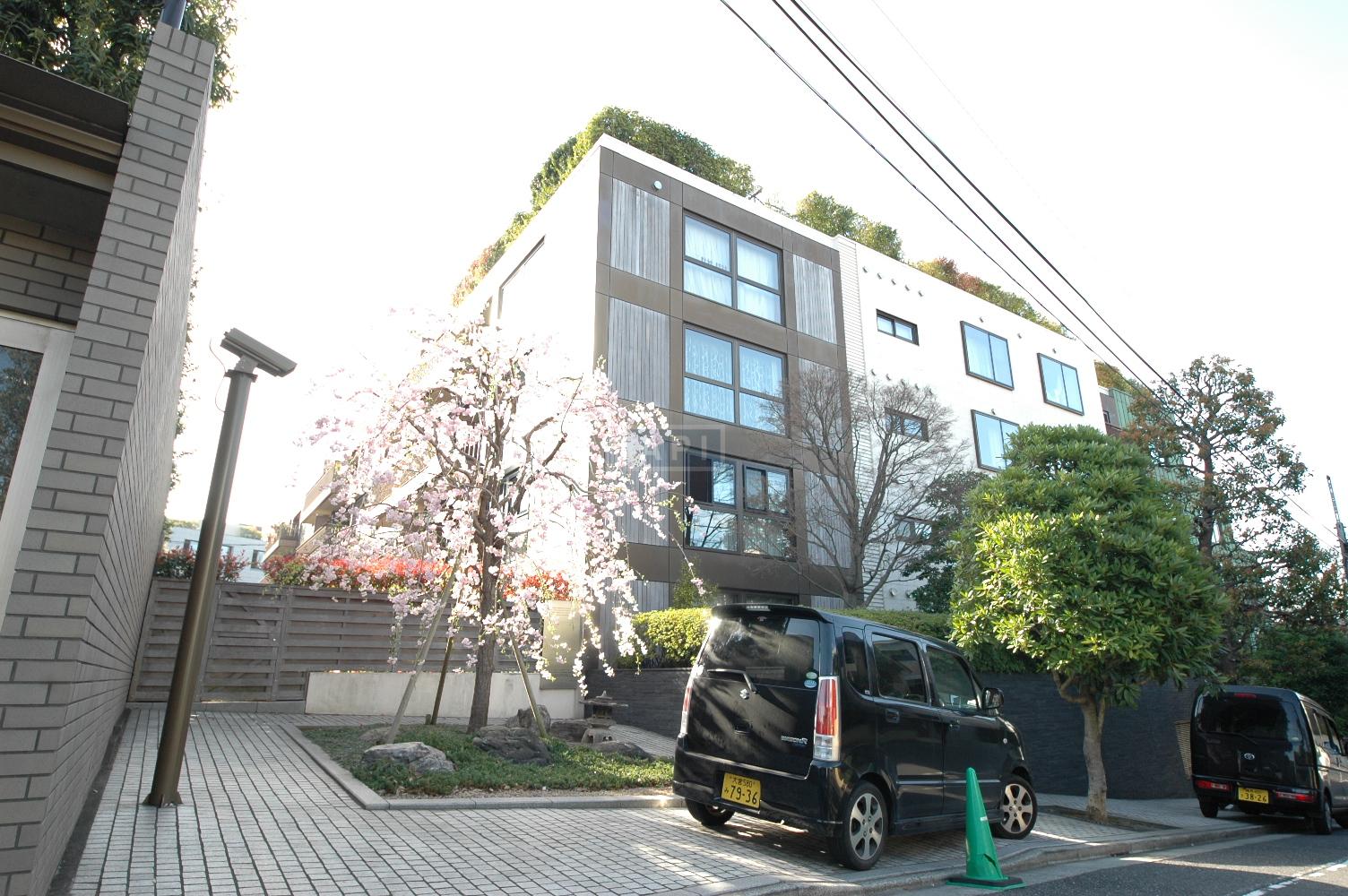 Facade | FOREST TERRACE SHOTO Exterior photo 06