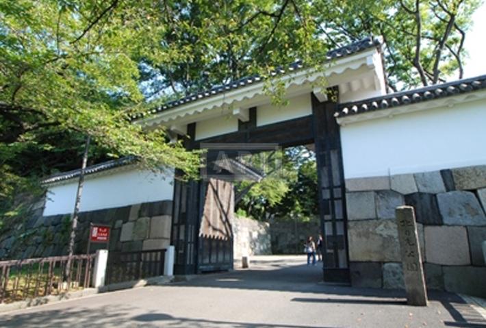 Yasukuni Shrine | KITANOMARU SQUARE THE TERRACE Exterior photo 13