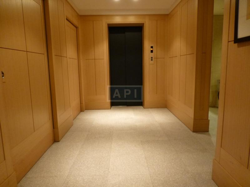 Hallway | RESIDENCE DAIKANYAMA Exterior photo 07