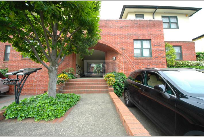 Entrance | MAGNOLIA COURT Exterior photo 07