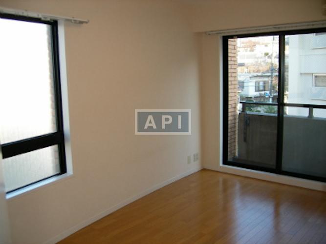  | LA COLINE JINGUMAE Interior photo 05