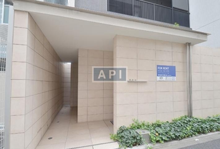  | MEW Exterior photo 03