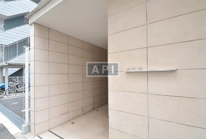  | MEW Exterior photo 02