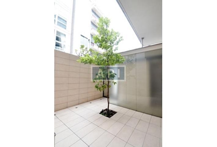  | MEW Exterior photo 05