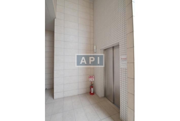  | MEW Exterior photo 06