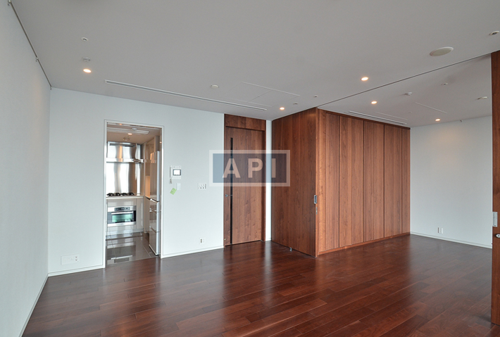  | TORANOMON HILLS RESIDENCE Interior photo 04