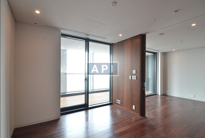  | TORANOMON HILLS RESIDENCE Interior photo 02