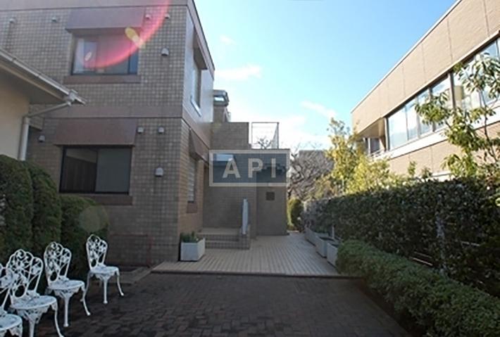  | THE ARK Exterior photo 02