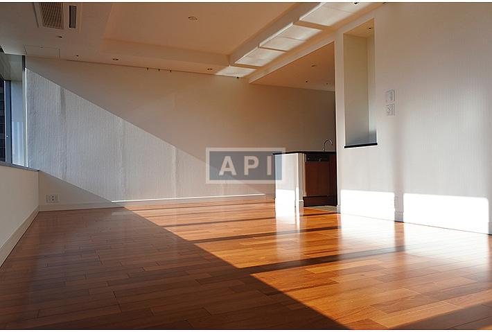  | THE PARK RESIDENCES AT THE RITZ-CARLTON, TOKYO Interior photo 03