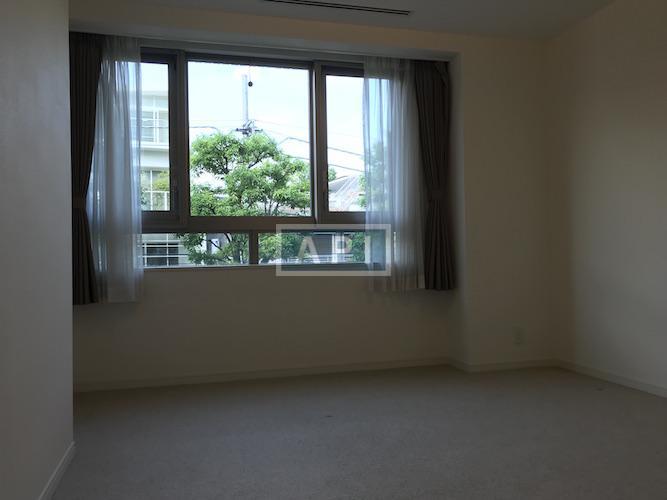  | OMOTESANDO COURT Interior photo 11