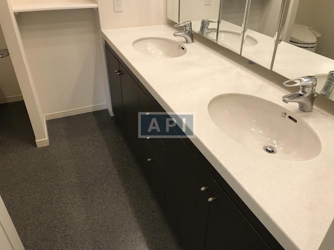  | OMOTESANDO COURT Interior photo 13