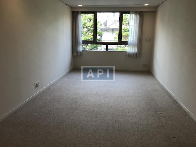  | OMOTESANDO COURT Interior photo 10