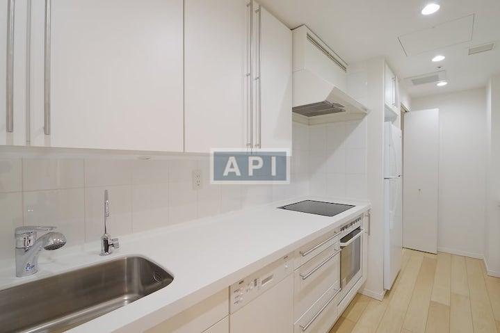  | LA TOUR HANZOMON Interior photo 02