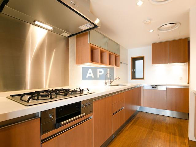  | FOREST TERRACE SHOTO Interior photo 03