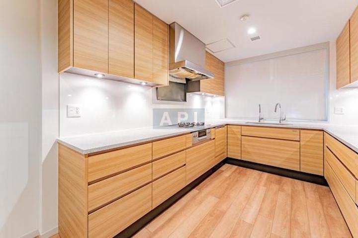  | NAMBUZAKA COMPOUND Interior photo 02