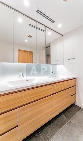  | NAMBUZAKA COMPOUND Interior photo 04