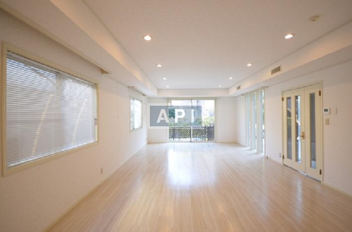 | DENENCHOFU 4CHOME I HOUSE Interior photo 02