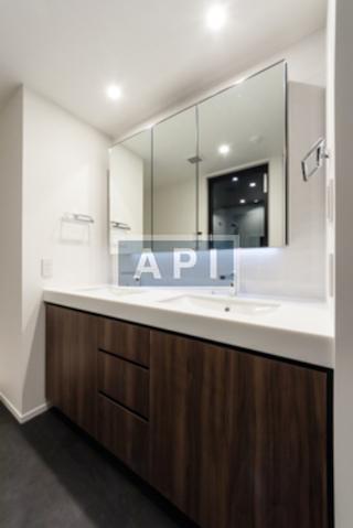  | KLAUS Interior photo 04