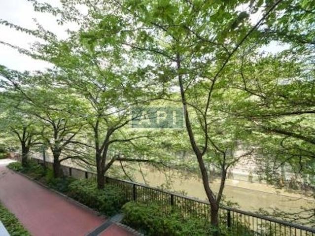  | HOUSE NAKA-MEGURO Interior photo 13