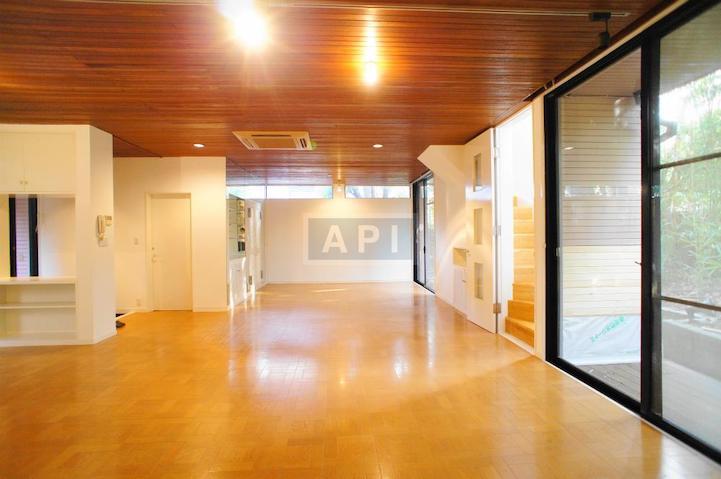  | SENZOKUIKE GARDEN HOUSE Interior photo 03