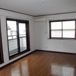  | THY WINGS #B Interior photo 02