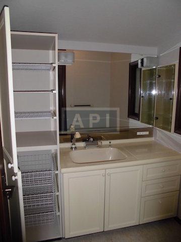  | THY WINGS #B Interior photo 04