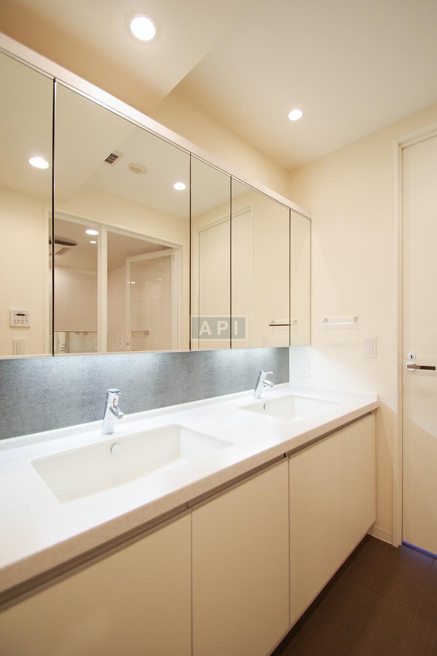  | CENTRAL PARK TOWER LA TOUR SHINJUKU Interior photo 11