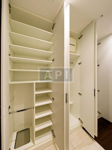  | ARK HILLS SENGOKUYAMA RESIDENCE Interior photo 10