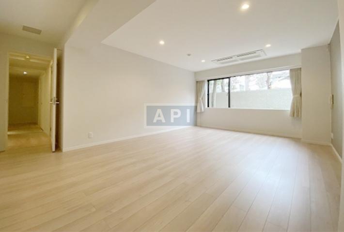  | TRINITY HOUSE Interior photo 02