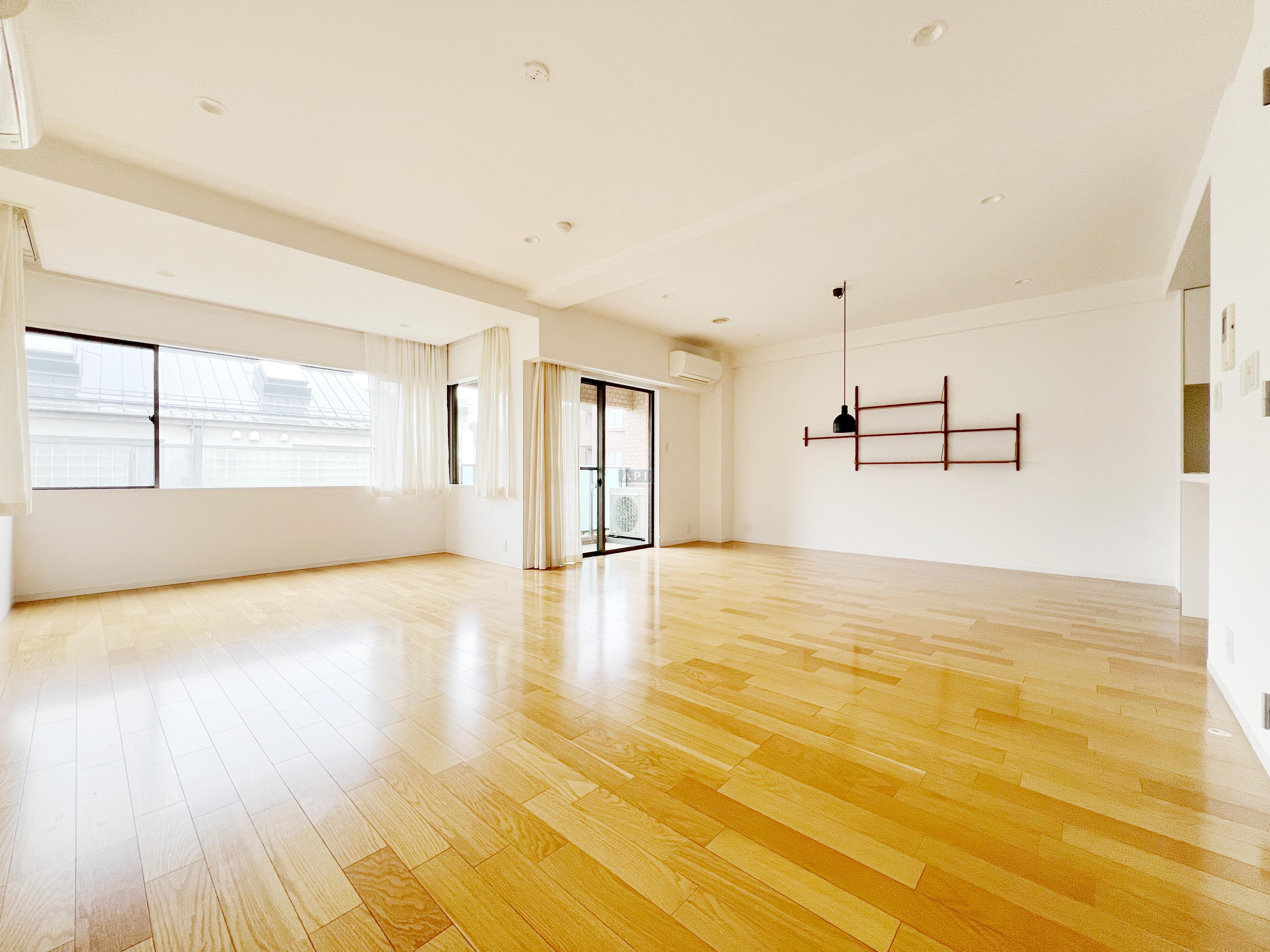  | KAMIUMA PAINE HILLS Interior photo 02