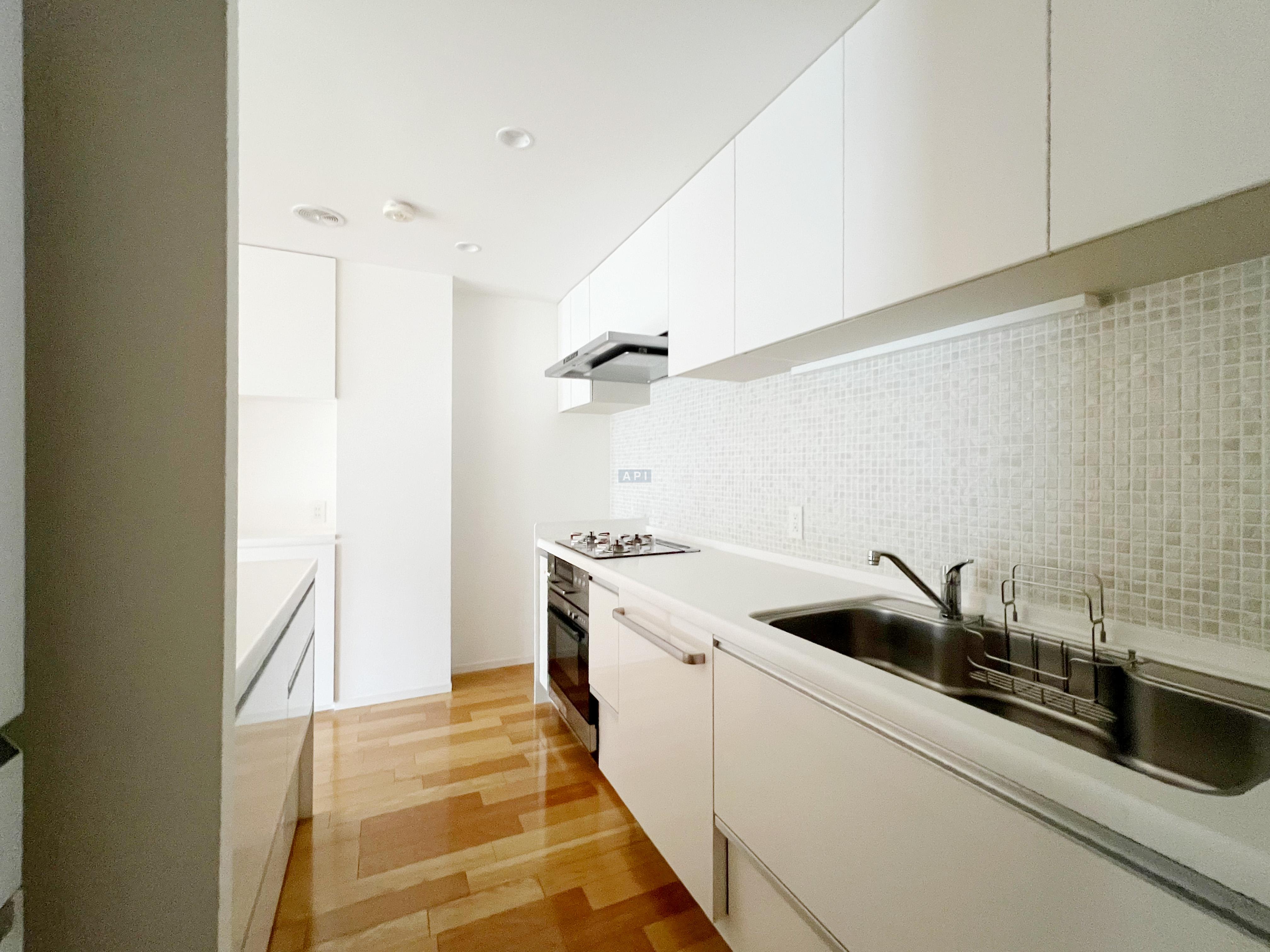  | KAMIUMA PAINE HILLS Interior photo 08