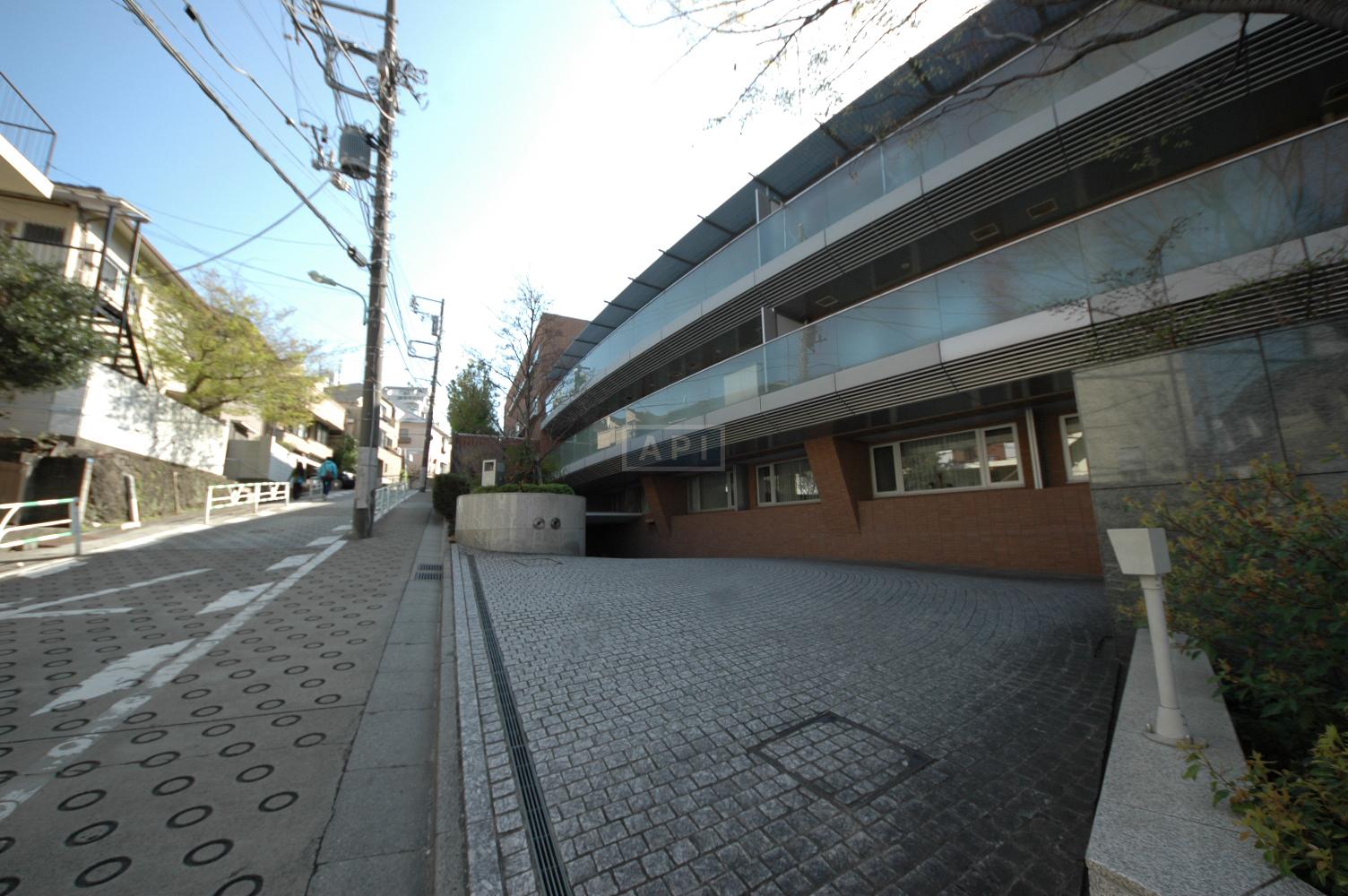 Parking | LA TOUR YOYOGI-UEHARA Exterior photo 03