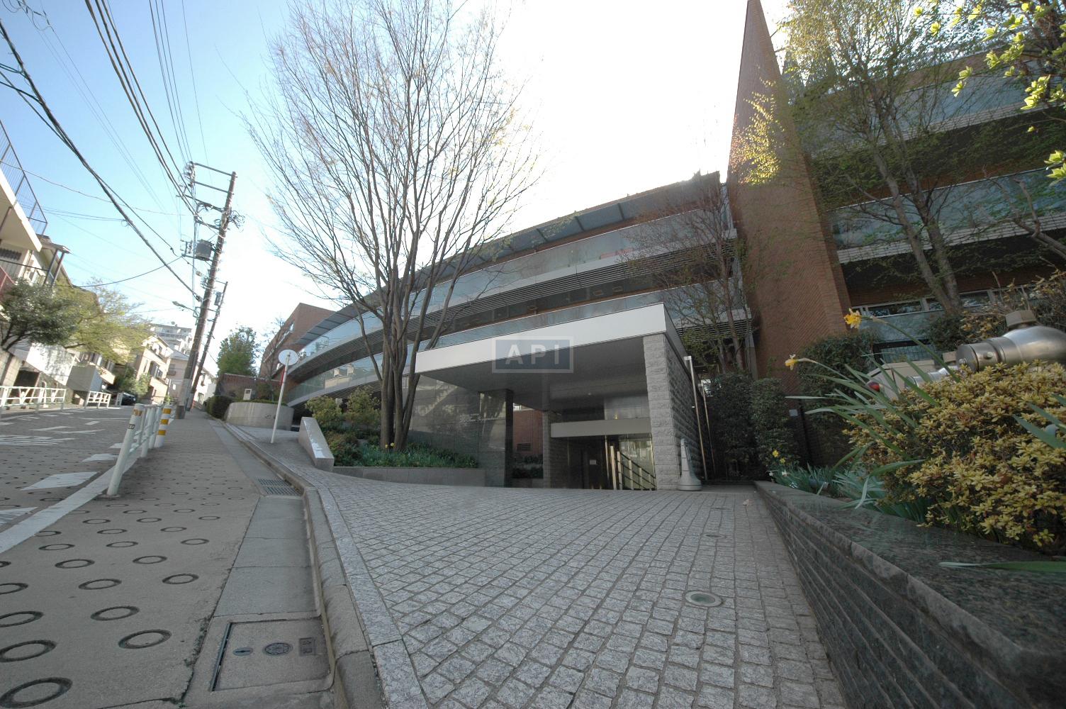 Facade | LA TOUR YOYOGI-UEHARA Exterior photo 02