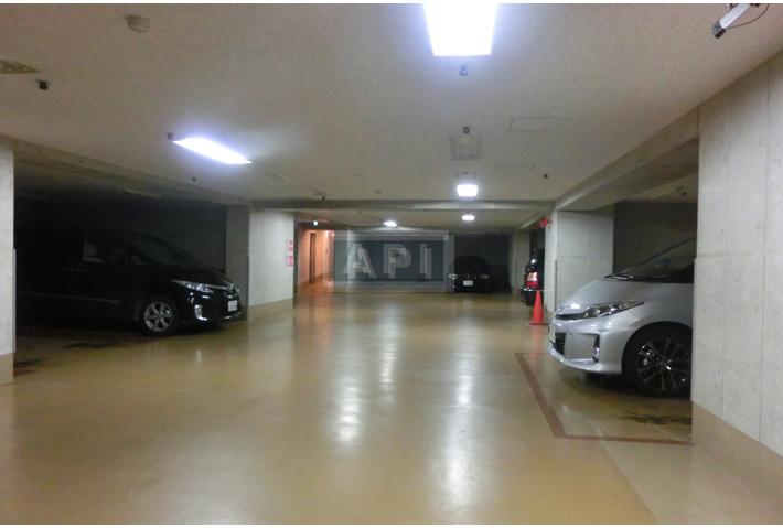 Car Parking | THE OAK HILLS Exterior photo 10
