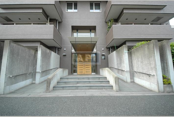 Entrance | FOREST FORUM KOMABA Exterior photo 04